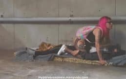 Sexo extremo en la calle follando con un Homeless Daniela Hot/Hyperversos